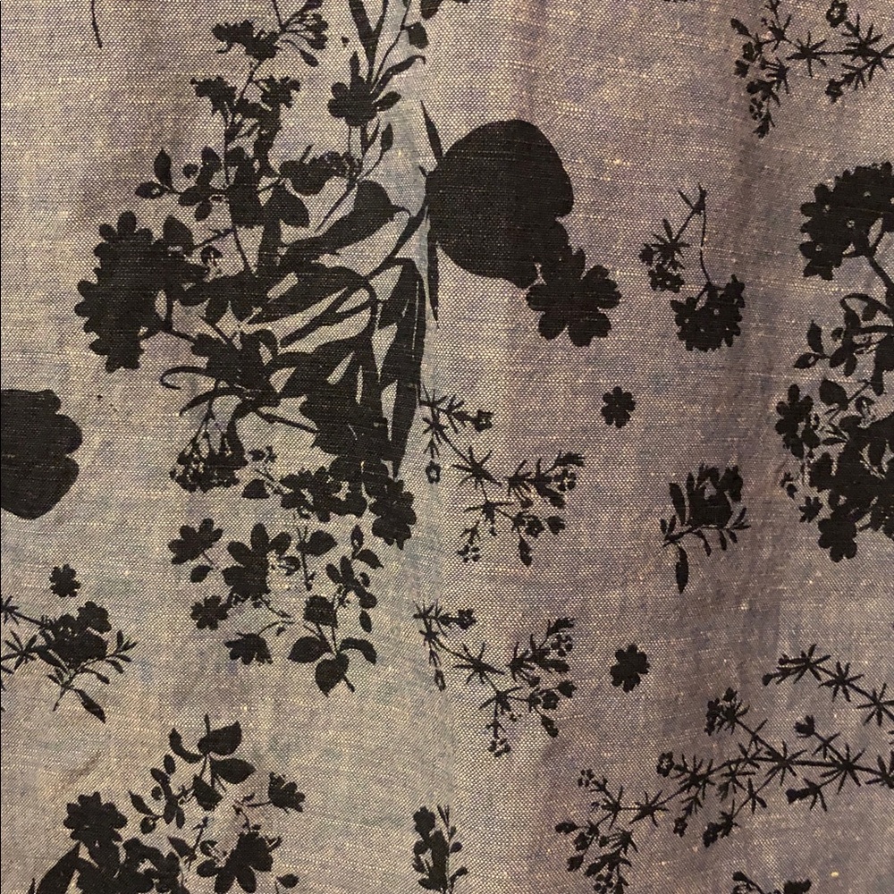 Liz Claiborne Blue Linen-Blend Top with Navy Floral Print - Picture 5 of 7